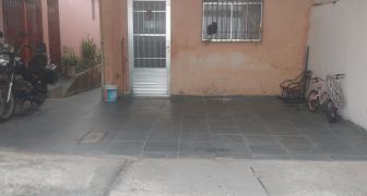 1° casa com 3 dormitórios e a 2° e 3º com 2 dormitórios 4 º 1 cômodo e wc  REF- 2537