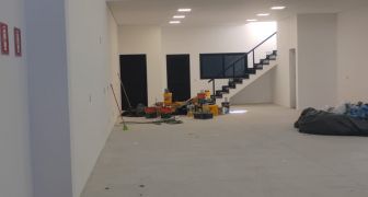 Um galpão 200m² LO 51