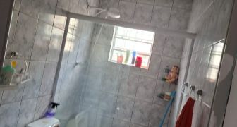  Sobrado com 2 casas 1° casa com  2 dormitórios  2° 1 dormitório REF 2565