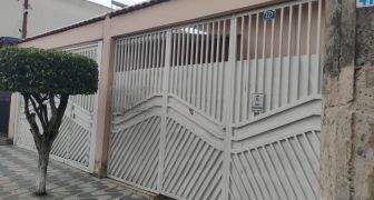  Sobrado com 3 casas REF - 2601