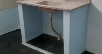 Prédio com 8 apartamentos + 5 salões comerciais REF - 2395