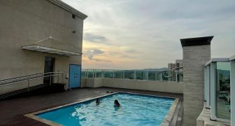 Apartamento com 3 dormitórios REF-  2408