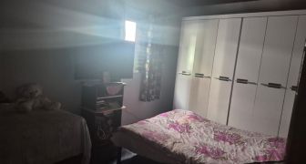  Sobrado com 2 casas 1° casa com  2 dormitórios  2° 3 dormitórios REF 2424